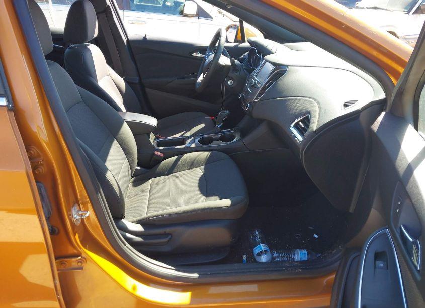 Photo 5 of 2017 Chevrolet Cruze LT AUTO (VIN 3G1BE6SM1HS583561)