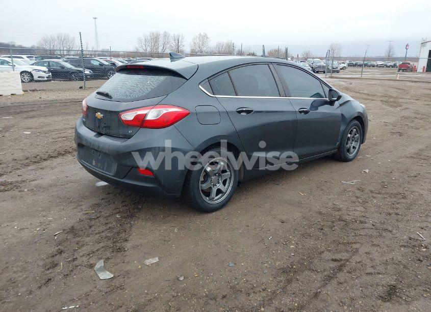 Photo 4 of 2017 Chevrolet Cruze LT AUTO (VIN 3G1BE6SM1HS591563)