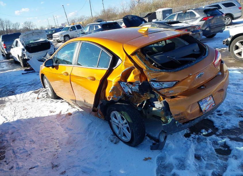 Photo 3 of 2017 Chevrolet Cruze LT AUTO (VIN 3G1BE6SM1HS599405)