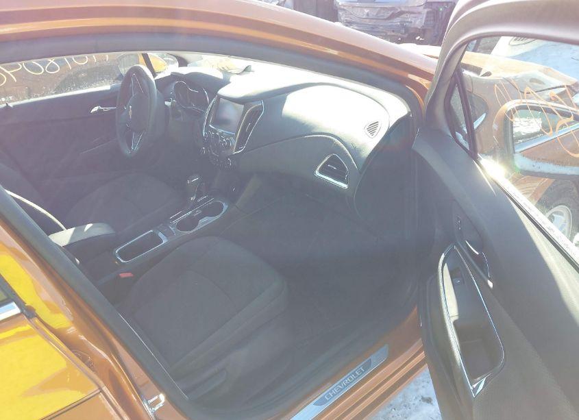 Photo 5 of 2017 Chevrolet Cruze LT AUTO (VIN 3G1BE6SM1HS599405)