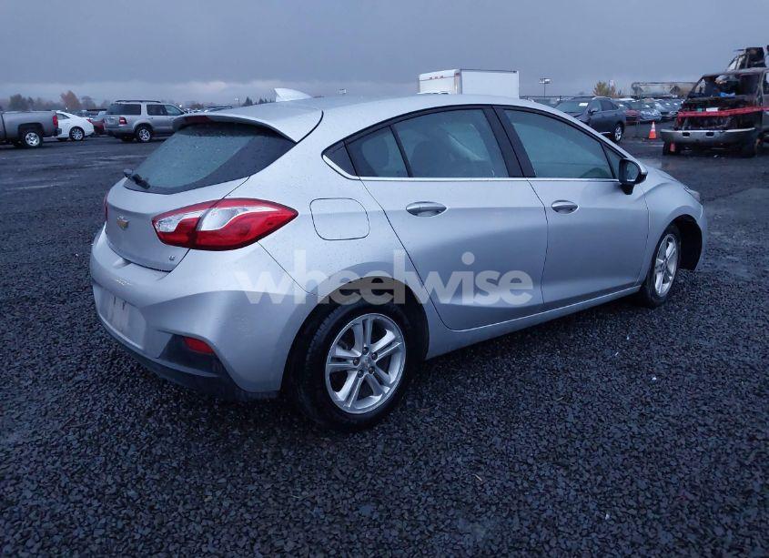 Photo 4 of 2017 Chevrolet Cruze LT AUTO (VIN 3G1BE6SM1HS608703)