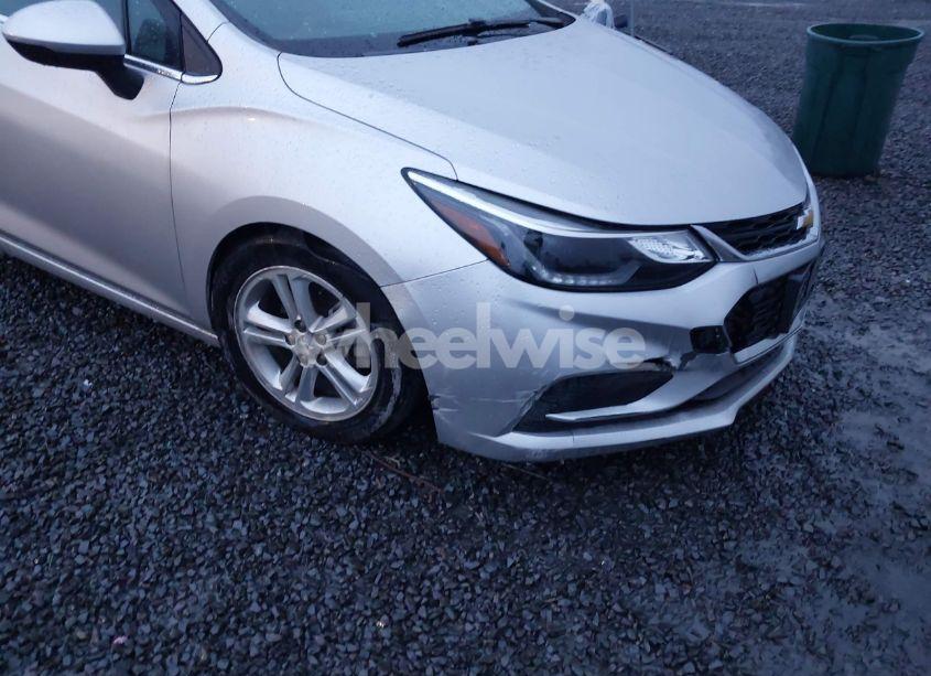 Photo 6 of 2017 Chevrolet Cruze LT AUTO (VIN 3G1BE6SM1HS608703)
