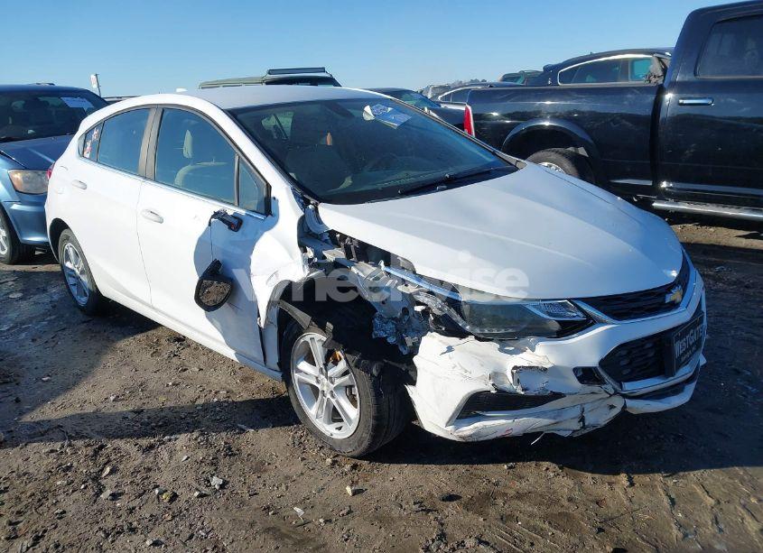 2018 Chevrolet Cruze LT AUTO (VIN 3G1BE6SM1JS587468) main photo