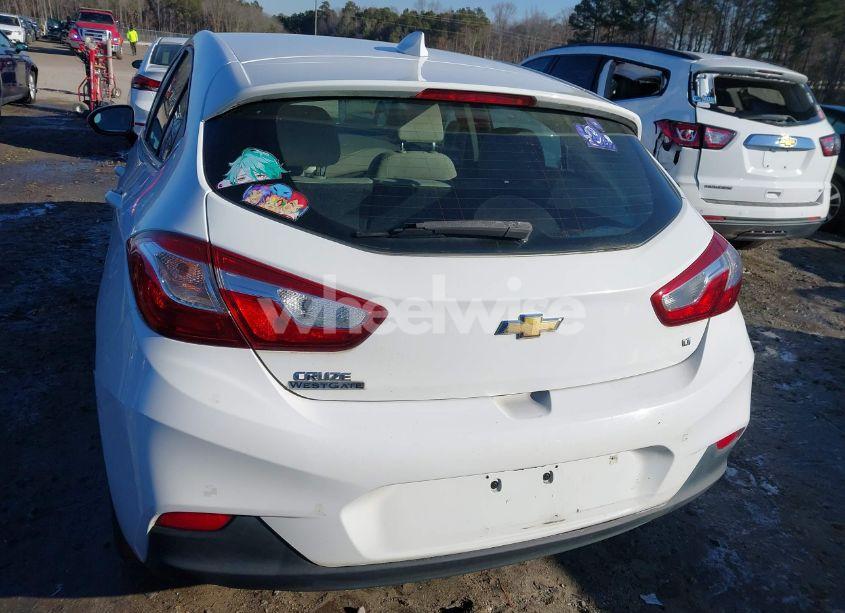 Photo 16 of 2018 Chevrolet Cruze LT AUTO (VIN 3G1BE6SM1JS587468)