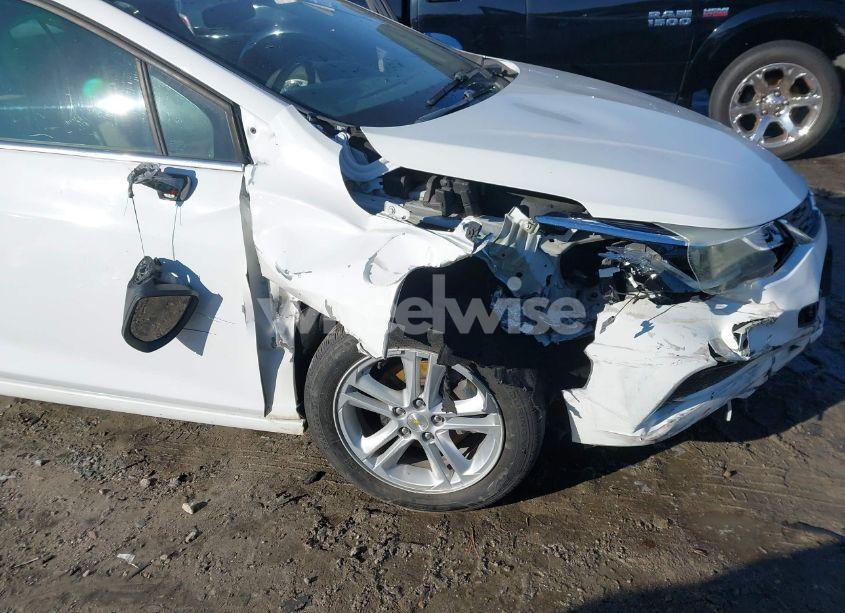 Photo 17 of 2018 Chevrolet Cruze LT AUTO (VIN 3G1BE6SM1JS587468)