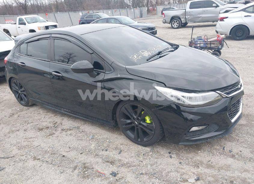 2018 Chevrolet Cruze LT (VIN 3G1BE6SM1JS591763) main photo