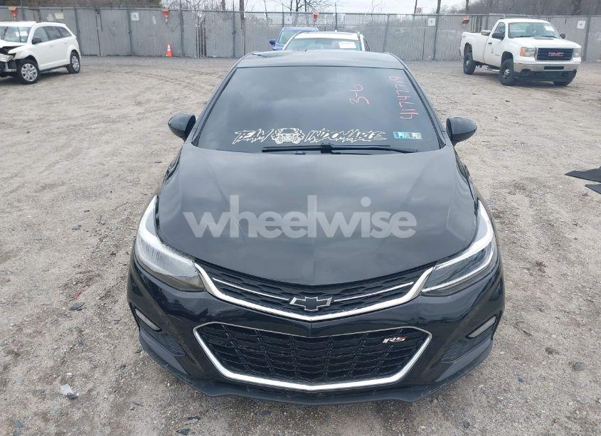 Photo 12 of 2018 Chevrolet Cruze LT (VIN 3G1BE6SM1JS591763)