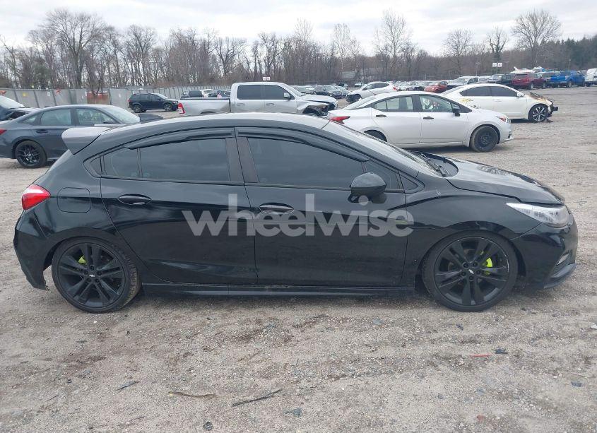 Photo 13 of 2018 Chevrolet Cruze LT (VIN 3G1BE6SM1JS591763)