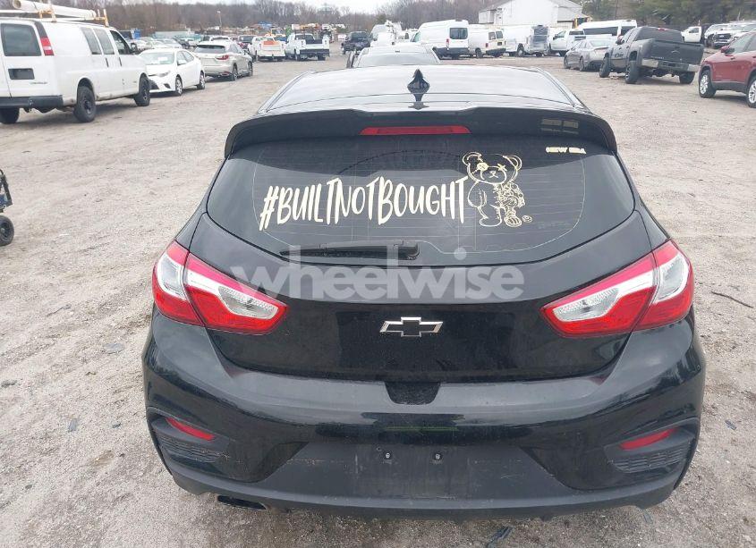 Photo 16 of 2018 Chevrolet Cruze LT (VIN 3G1BE6SM1JS591763)