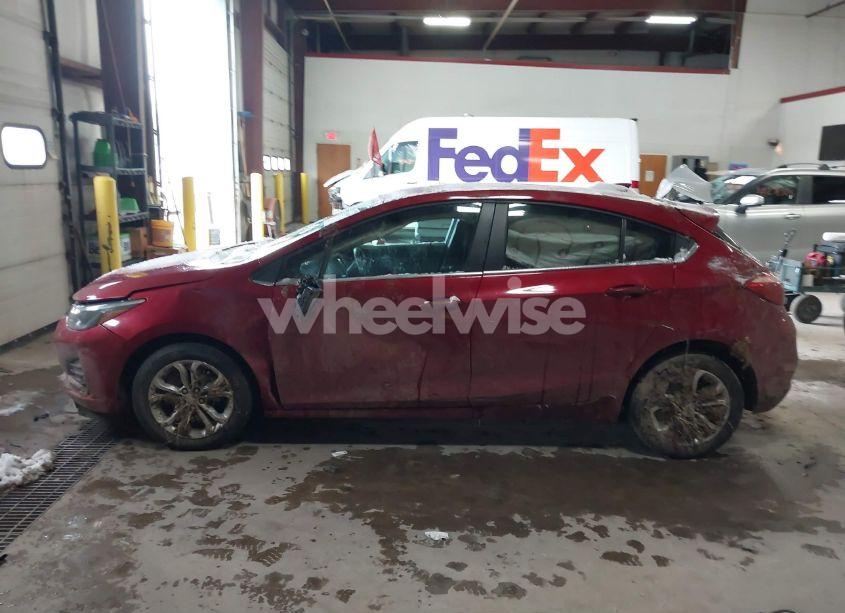 Photo 14 of 2019 Chevrolet Cruze LT (VIN 3G1BE6SM1KS562930)