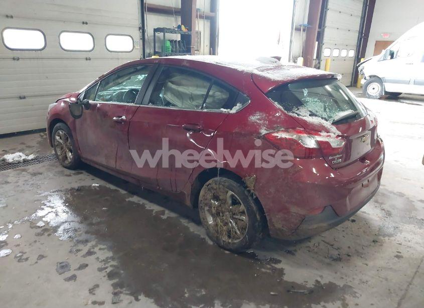 Photo 3 of 2019 Chevrolet Cruze LT (VIN 3G1BE6SM1KS562930)