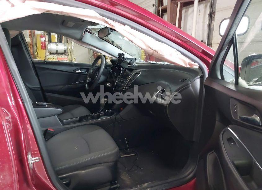 Photo 5 of 2019 Chevrolet Cruze LT (VIN 3G1BE6SM1KS562930)