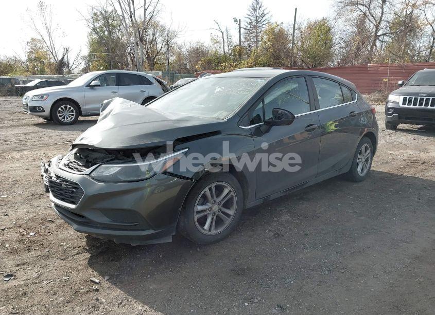 Photo 2 of 2017 Chevrolet Cruze LT AUTO (VIN 3G1BE6SM2HS541514)