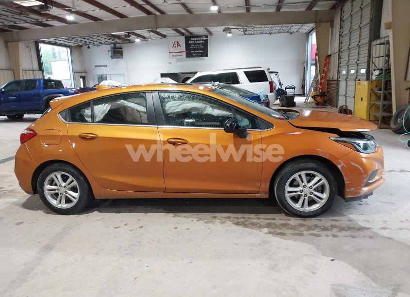 Photo 13 of 2017 Chevrolet Cruze LT AUTO (VIN 3G1BE6SM2HS558071)