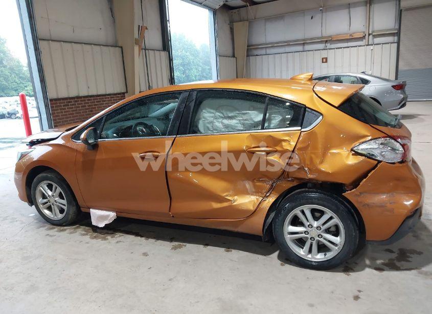 Photo 14 of 2017 Chevrolet Cruze LT AUTO (VIN 3G1BE6SM2HS558071)