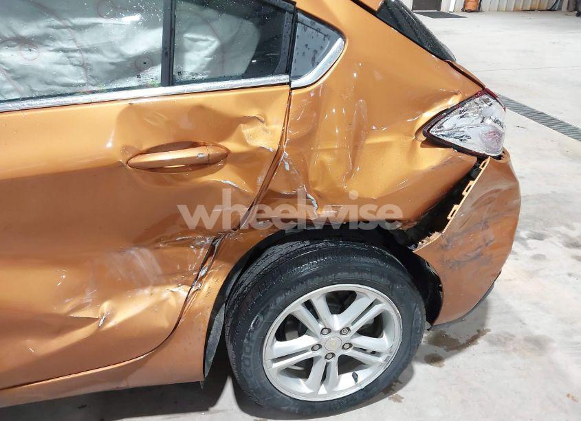 Photo 17 of 2017 Chevrolet Cruze LT AUTO (VIN 3G1BE6SM2HS558071)