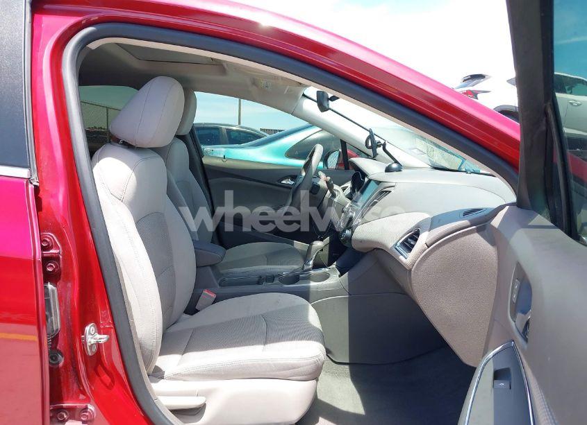 Photo 5 of 2017 Chevrolet Cruze LT AUTO (VIN 3G1BE6SM2HS570558)