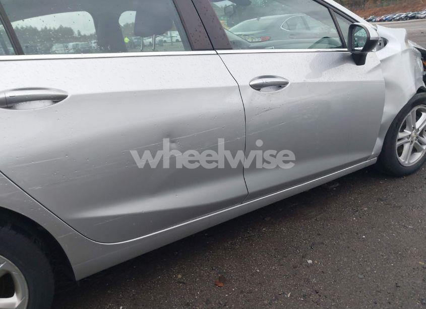 Photo 19 of 2017 Chevrolet Cruze LT AUTO (VIN 3G1BE6SM2HS588560)