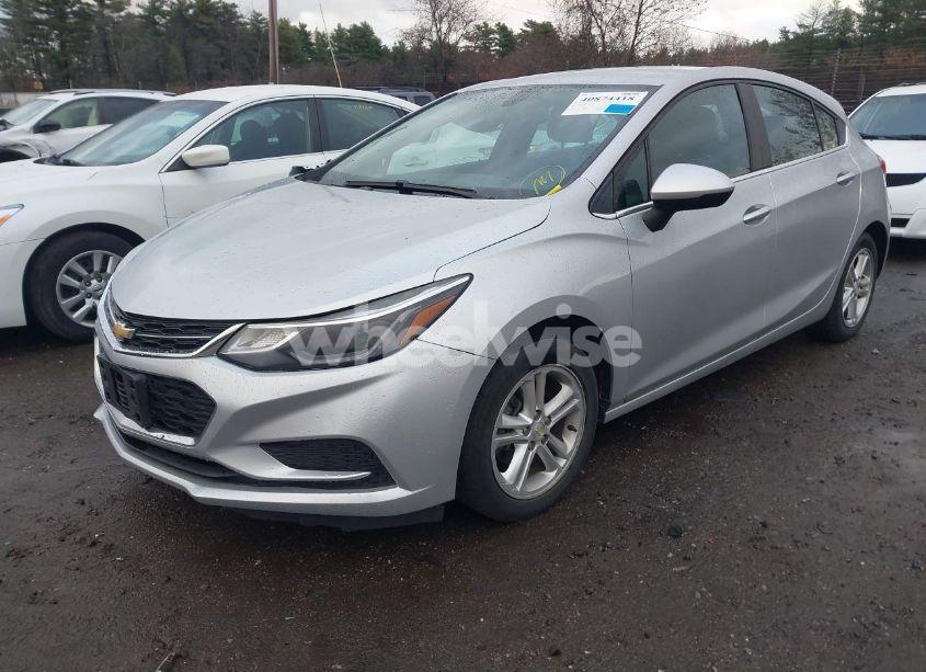 Photo 2 of 2017 Chevrolet Cruze LT AUTO (VIN 3G1BE6SM2HS588560)