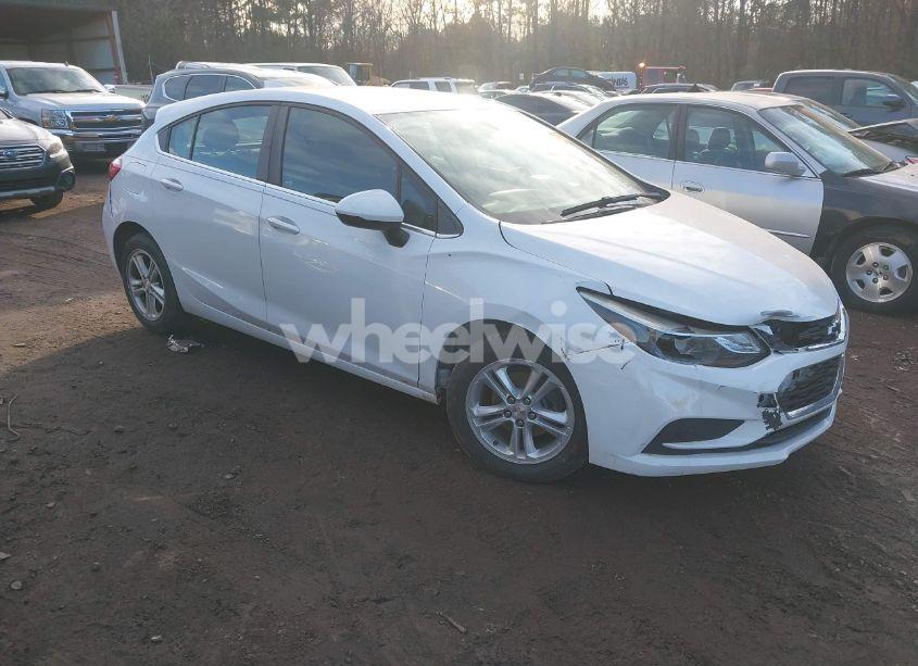 2018 Chevrolet Cruze LT AUTO (VIN 3G1BE6SM2JS602821) main photo