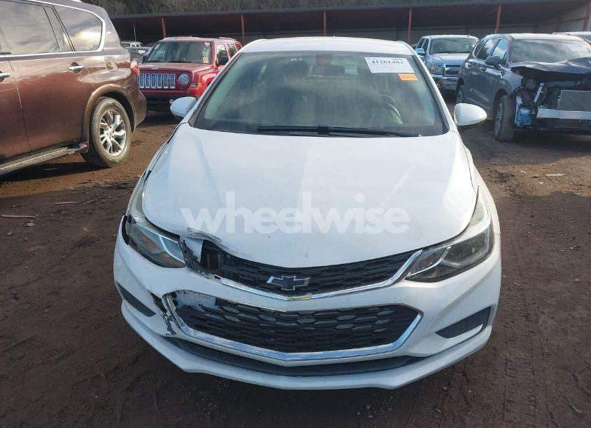 Photo 12 of 2018 Chevrolet Cruze LT AUTO (VIN 3G1BE6SM2JS602821)