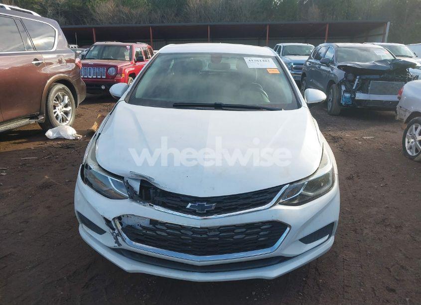 Photo 6 of 2018 Chevrolet Cruze LT AUTO (VIN 3G1BE6SM2JS602821)