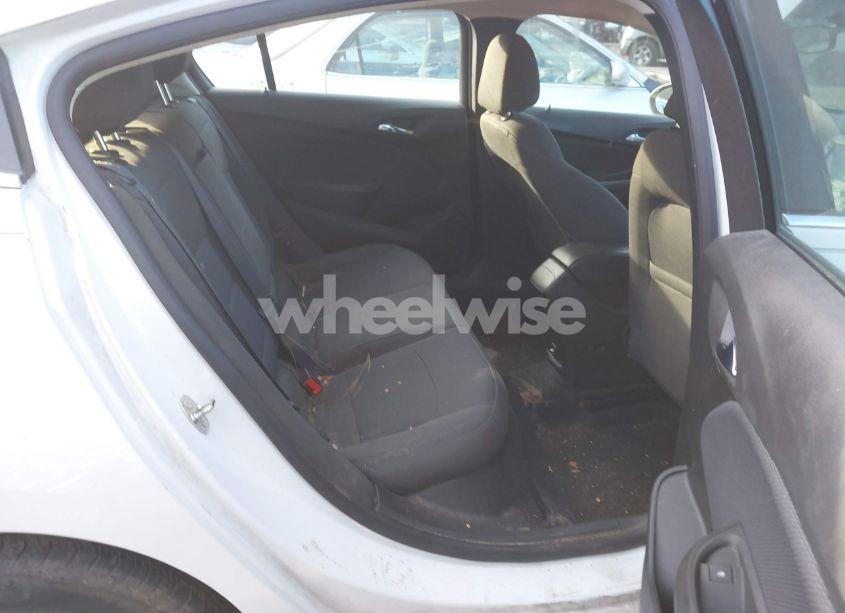 Photo 8 of 2018 Chevrolet Cruze LT AUTO (VIN 3G1BE6SM2JS602821)