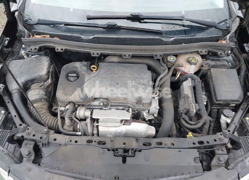 Photo 10 of 2018 Chevrolet Cruze LT AUTO (VIN 3G1BE6SM2JS606027)