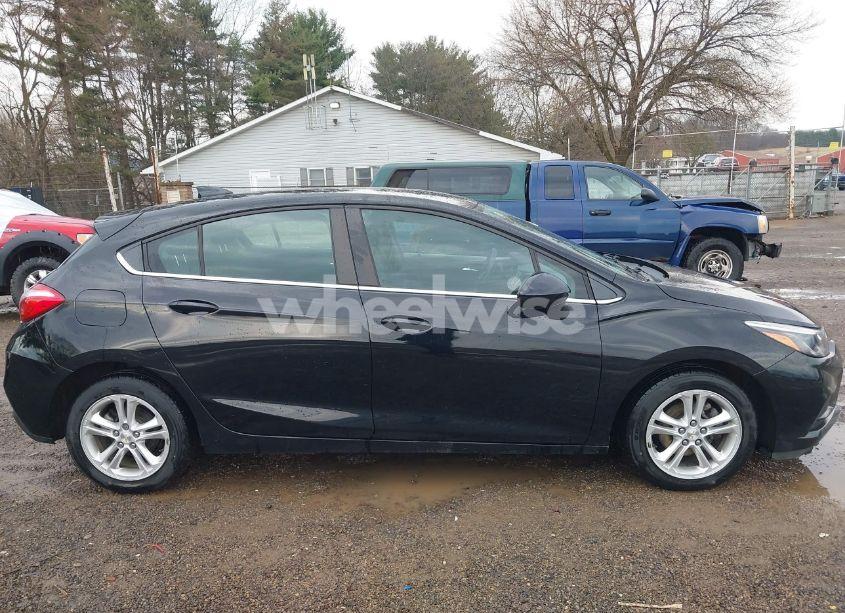 Photo 13 of 2018 Chevrolet Cruze LT AUTO (VIN 3G1BE6SM2JS606027)