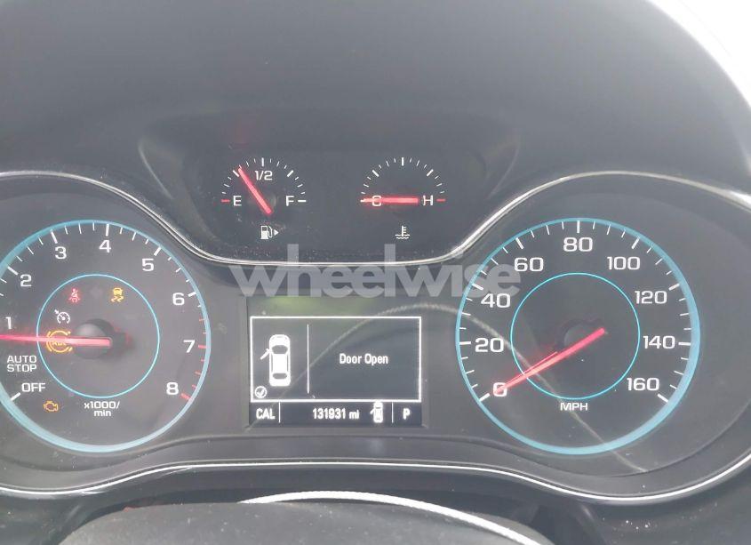 Photo 7 of 2018 Chevrolet Cruze LT AUTO (VIN 3G1BE6SM2JS606027)