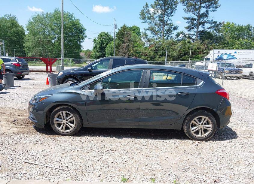 Photo 14 of 2018 Chevrolet Cruze LT AUTO (VIN 3G1BE6SM2JS613351)