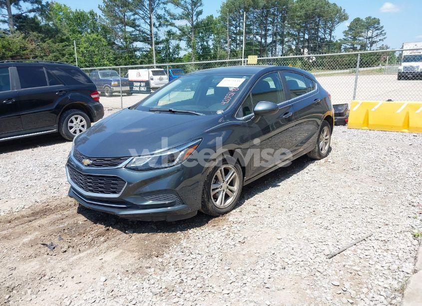 Photo 2 of 2018 Chevrolet Cruze LT AUTO (VIN 3G1BE6SM2JS613351)
