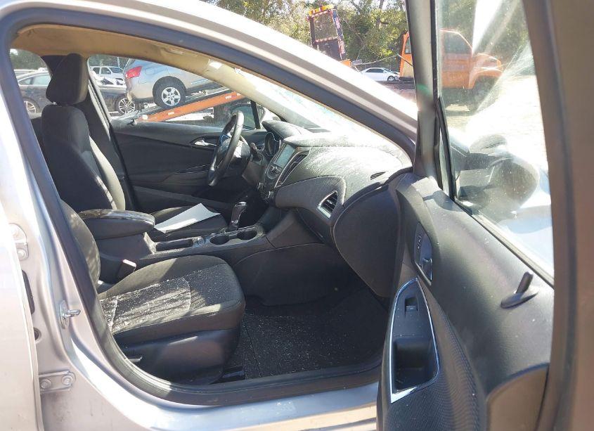 Photo 5 of 2018 Chevrolet Cruze LT AUTO (VIN 3G1BE6SM2JS615407)