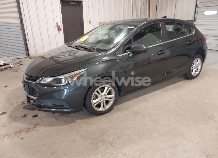 Photo 2 of 2018 Chevrolet Cruze LT AUTO (VIN 3G1BE6SM2JS621837)
