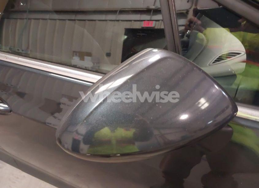 Photo 5 of 2018 Chevrolet Cruze LT AUTO (VIN 3G1BE6SM2JS621837)