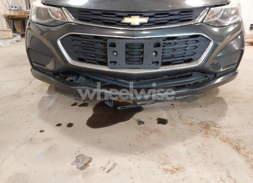 Photo 6 of 2018 Chevrolet Cruze LT AUTO (VIN 3G1BE6SM2JS621837)