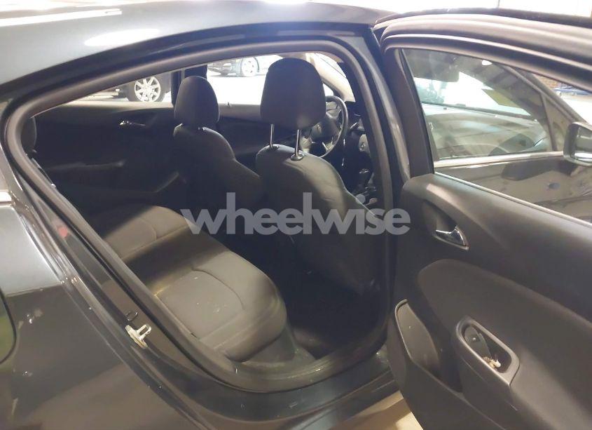 Photo 8 of 2018 Chevrolet Cruze LT AUTO (VIN 3G1BE6SM2JS621837)