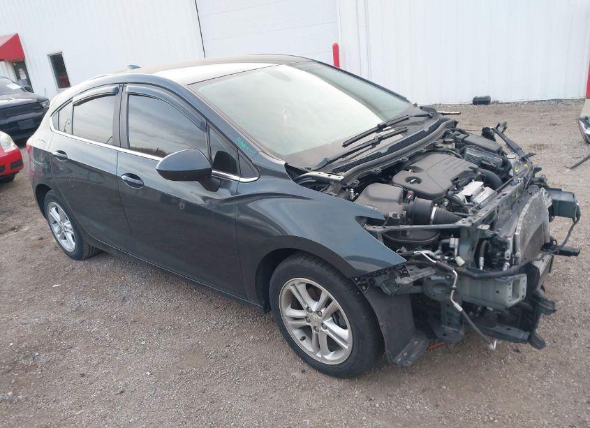 2018 Chevrolet Cruze LT AUTO (VIN 3G1BE6SM2JS643983) main photo