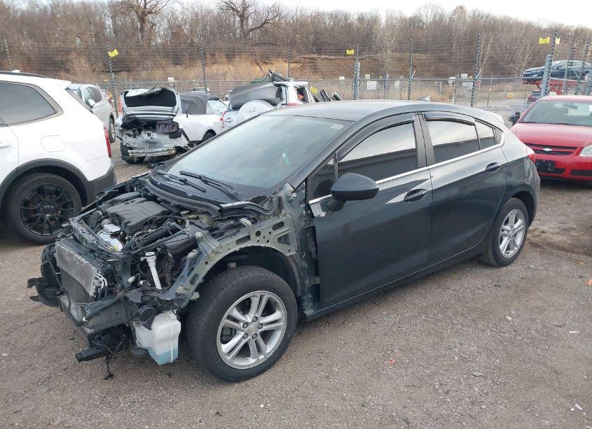 Photo 2 of 2018 Chevrolet Cruze LT AUTO (VIN 3G1BE6SM2JS643983)