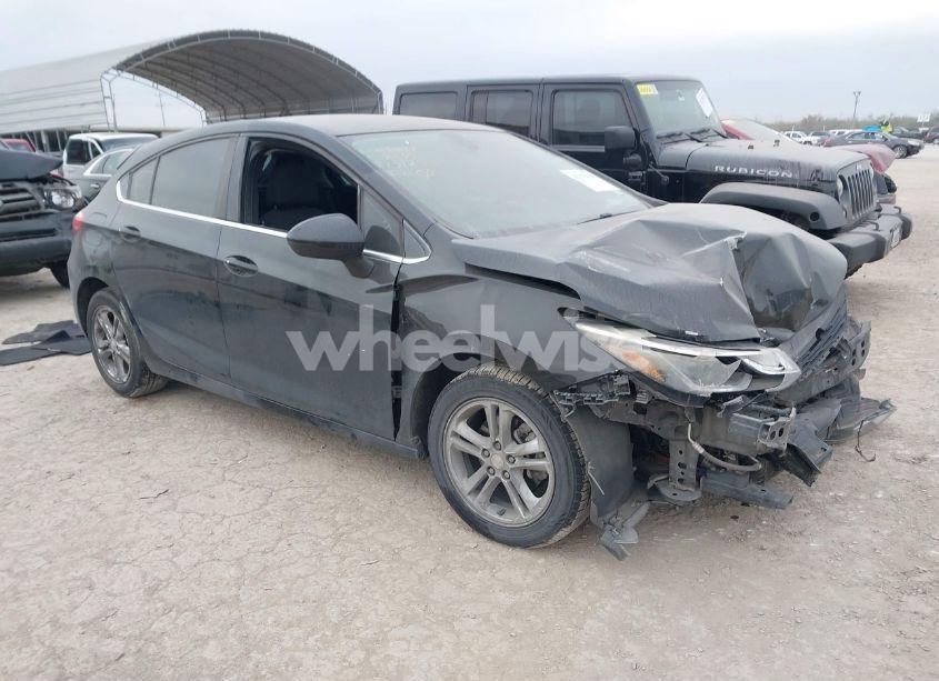 2017 Chevrolet Cruze LT AUTO (VIN 3G1BE6SM3HS556135) main photo