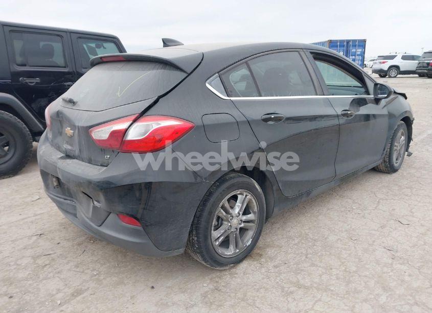 Photo 4 of 2017 Chevrolet Cruze LT AUTO (VIN 3G1BE6SM3HS556135)