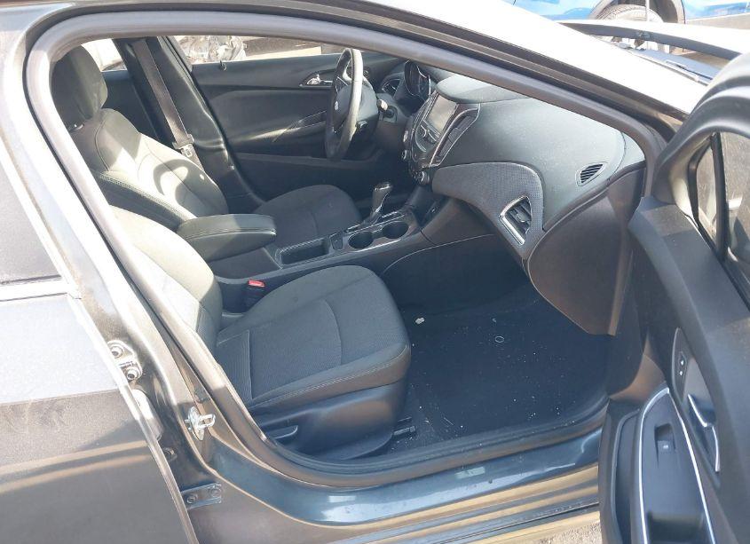 Photo 5 of 2017 Chevrolet Cruze LT AUTO (VIN 3G1BE6SM3HS593430)