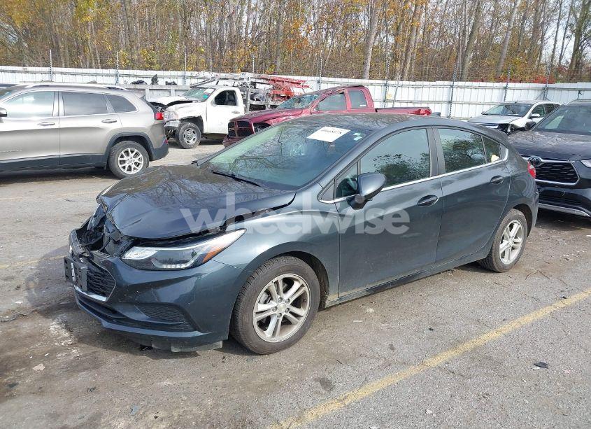 Photo 2 of 2017 Chevrolet Cruze LT AUTO (VIN 3G1BE6SM3HS611053)