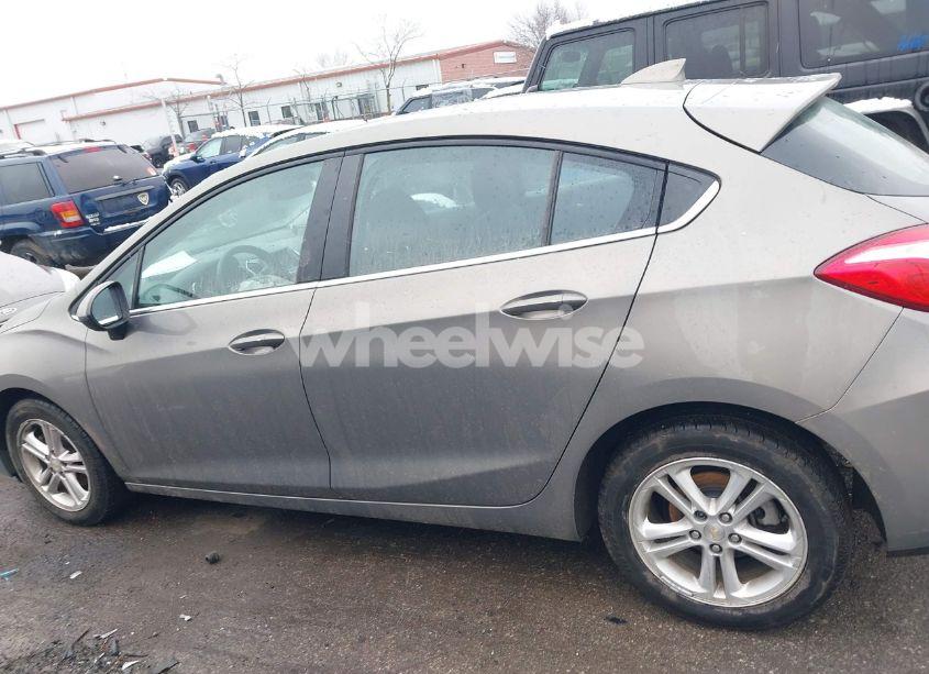 Photo 14 of 2018 Chevrolet Cruze LT AUTO (VIN 3G1BE6SM3JS522931)