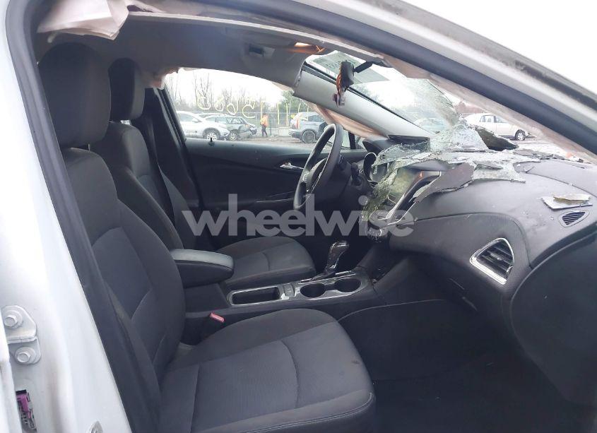 Photo 5 of 2018 Chevrolet Cruze LT AUTO (VIN 3G1BE6SM3JS631549)