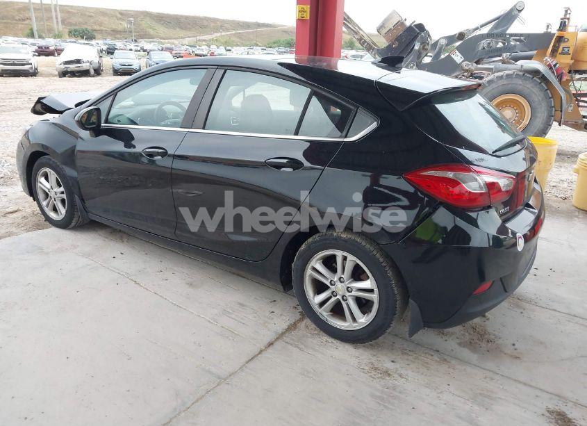 Photo 3 of 2017 Chevrolet Cruze LT AUTO (VIN 3G1BE6SM4HS582212)