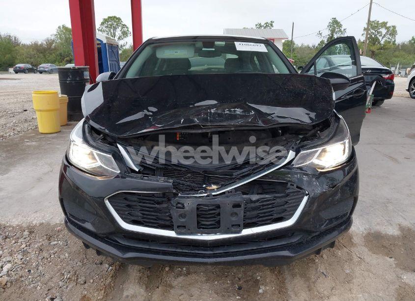 Photo 6 of 2017 Chevrolet Cruze LT AUTO (VIN 3G1BE6SM4HS582212)