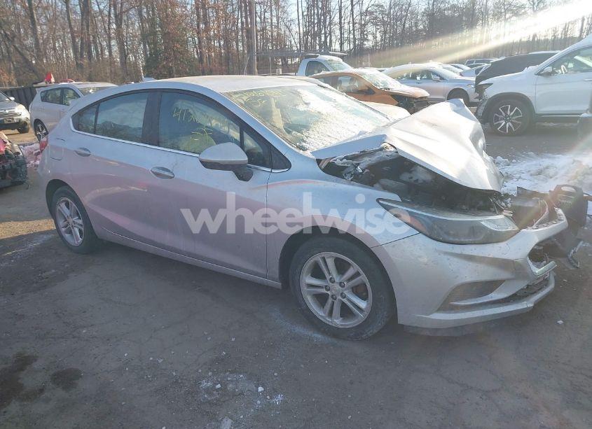 2017 Chevrolet Cruze LT AUTO (VIN 3G1BE6SM4HS583764) main photo