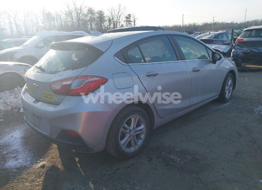 Photo 4 of 2017 Chevrolet Cruze LT AUTO (VIN 3G1BE6SM4HS583764)