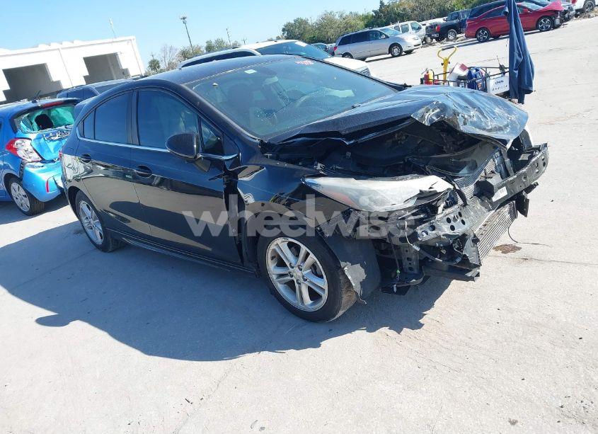 2017 Chevrolet Cruze LT AUTO (VIN 3G1BE6SM4HS586714) main photo
